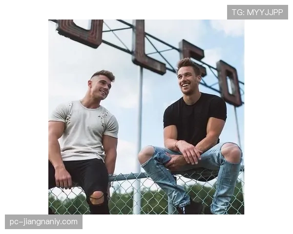 库里家冰箱里塞满蛋白粉，连饮料都是自己兑的电解质水