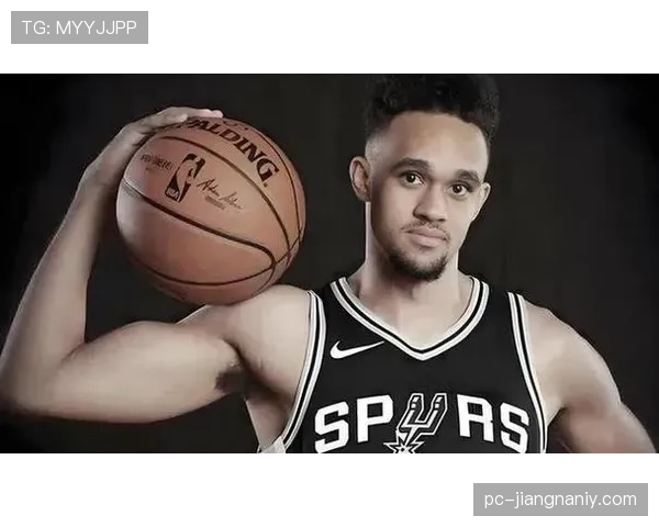 德里克·怀特突破创造多次关键得分 拉开球队进攻空间提升效率