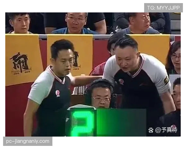 恶意犯规判罚为何标准模糊，裁判判定背后有哪些争议？