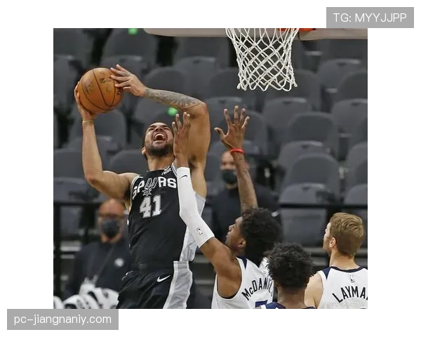 挡拆掩护为莫兰特拉开空间较上季提升三分威胁