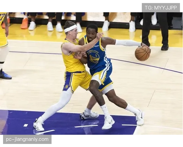 库明加借库里挡拆无球切入比单打更高效