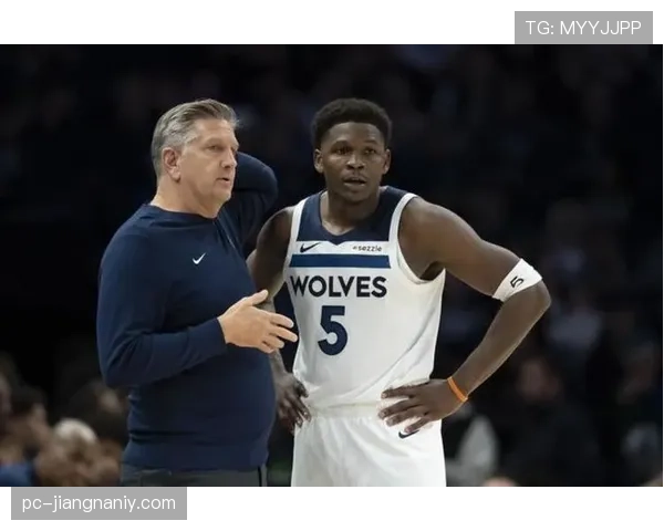 爱德华兹突破拉开差距，关键时刻得分效率显著提升